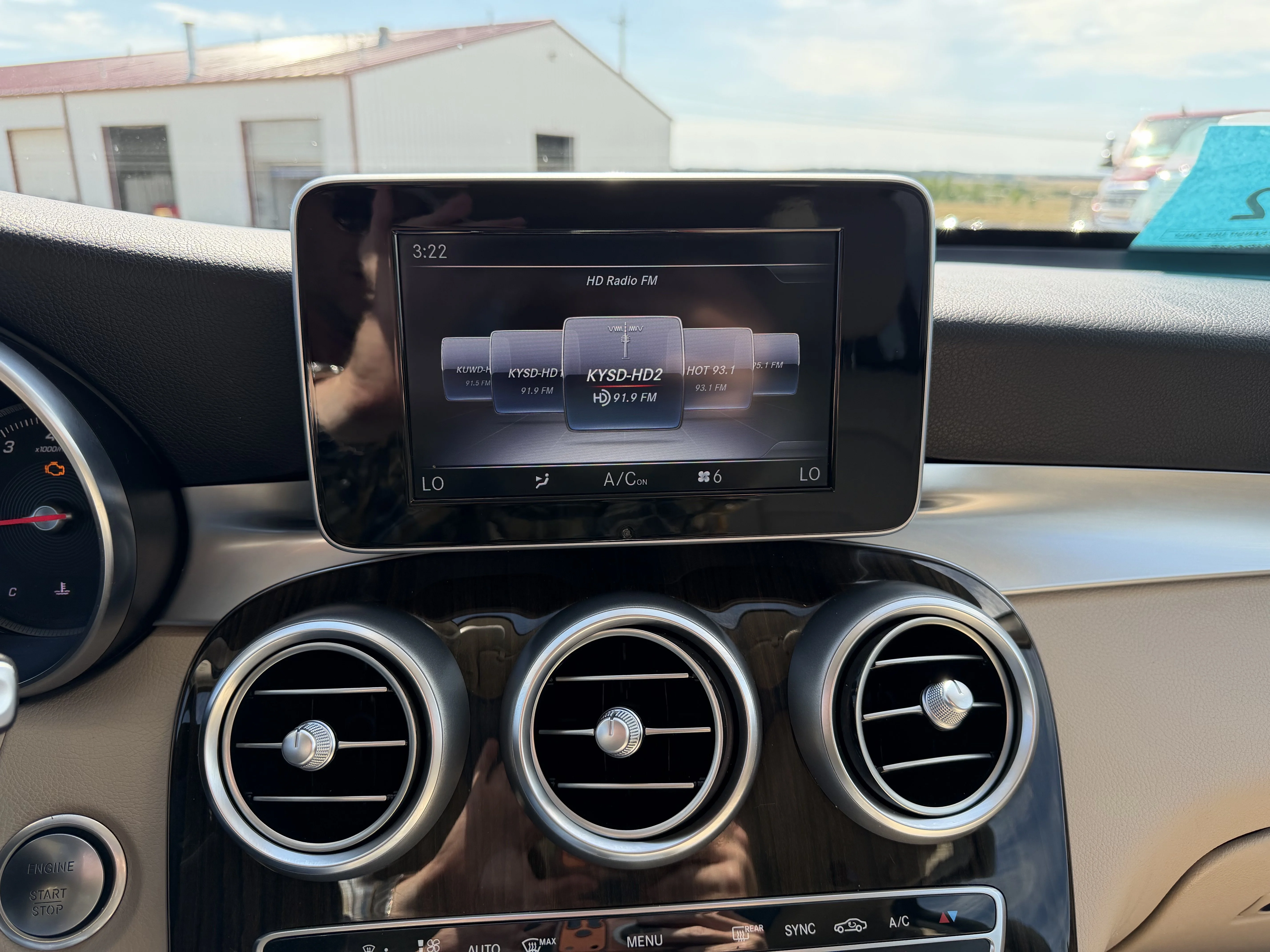 Used 2019 White Mercedes-Benz GLC 300 image 16