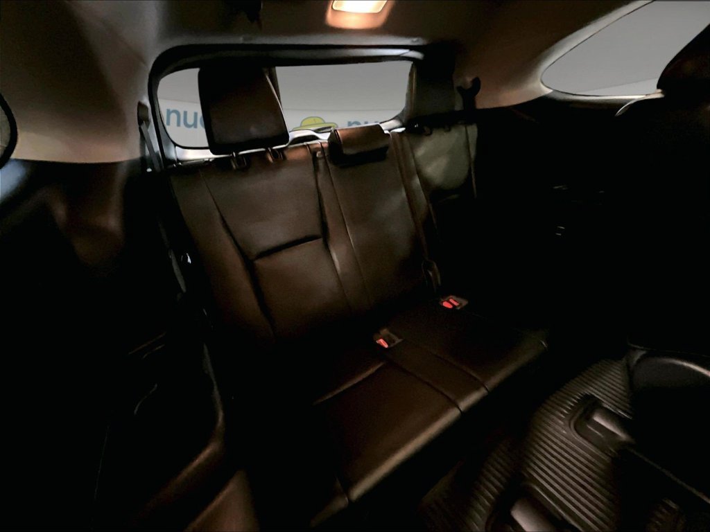 Used 2020 Moon Dust Toyota XLE image 17
