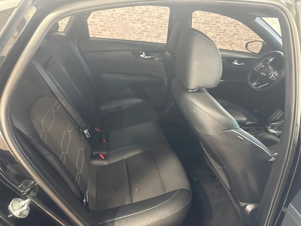 Used 2022 Black Kia GT-Line image 12