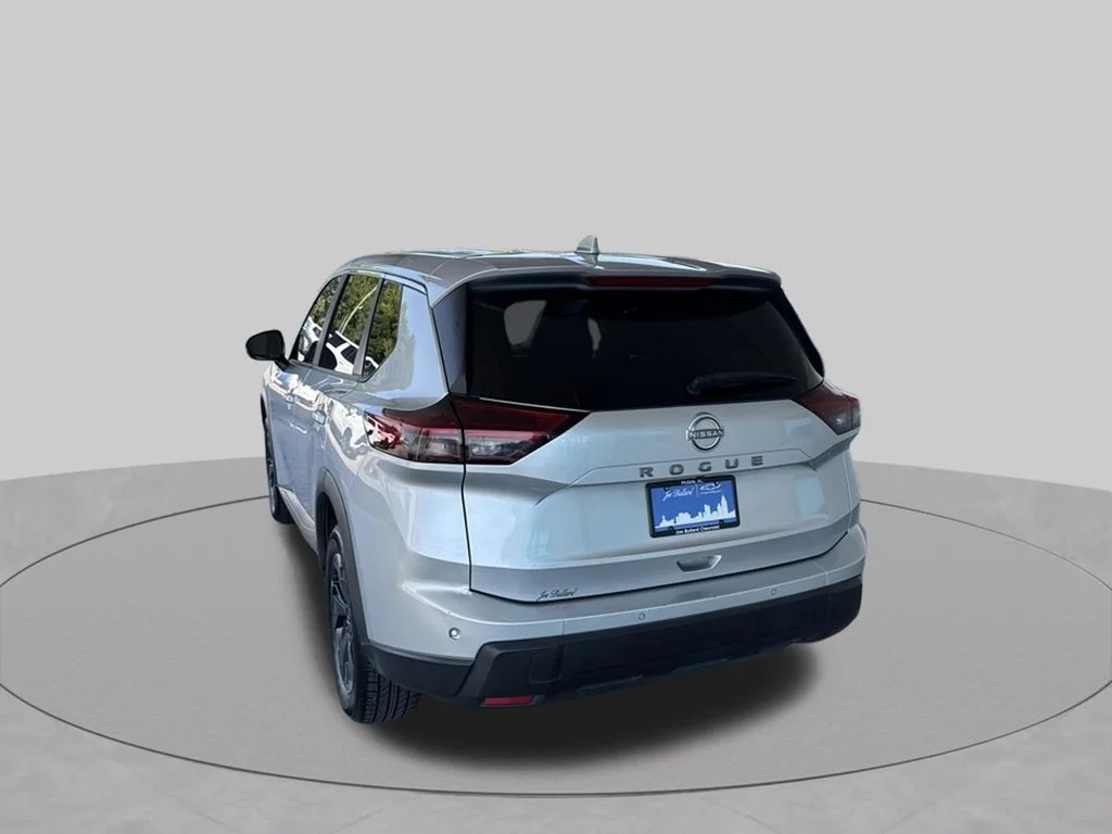 Used 2025 Silver Nissan SV image 6