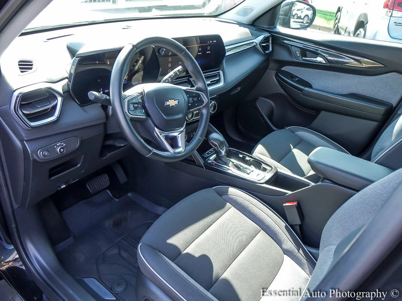 Used 2024 Mosaic Black Metallic Chevrolet LT image 8