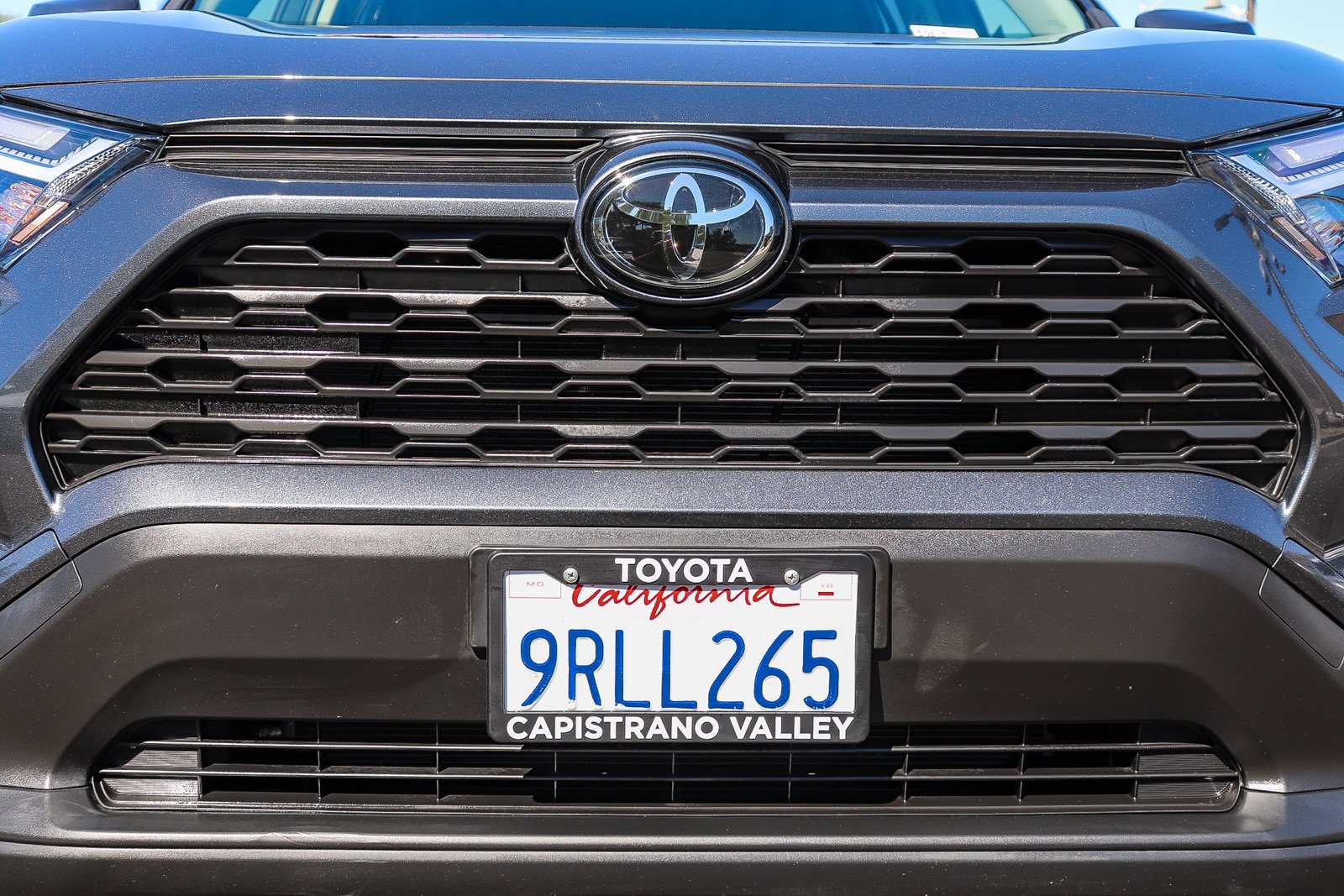 Certified Used 2025  Toyota XLE Premium image 6