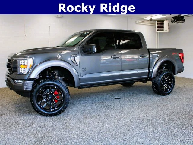 New 2023 Carbonized Gray Metallic Ford XLT image 1