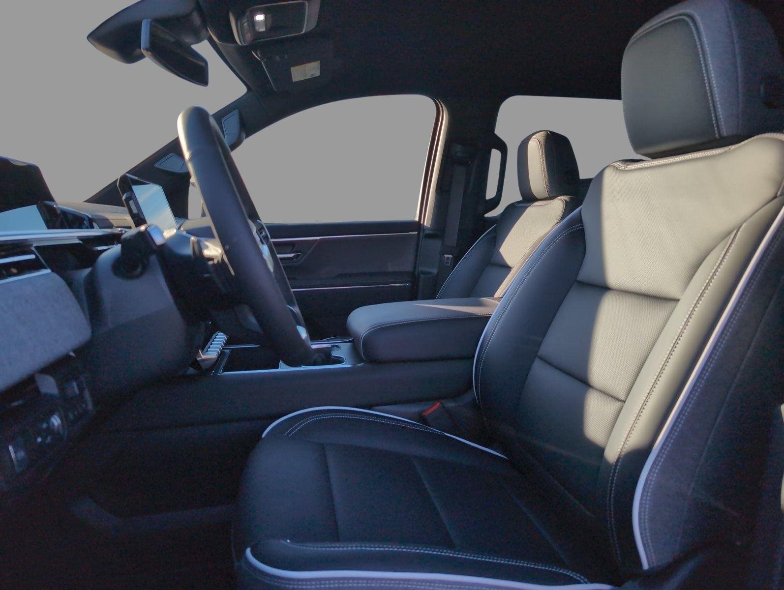 New 2026 Summit White GMC Elevation Standard Range image 4