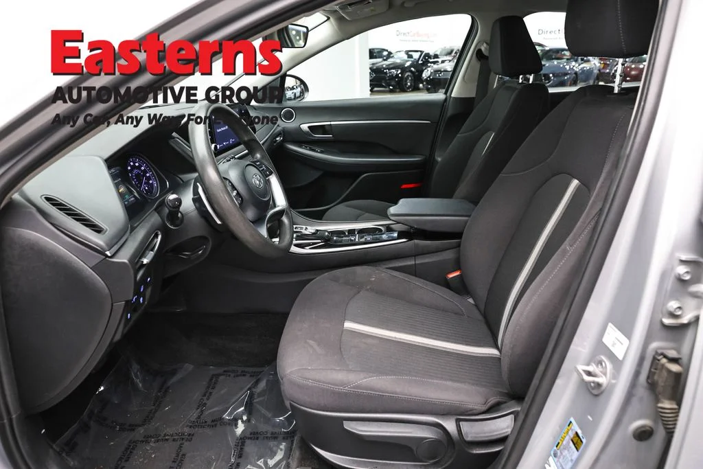 Used 2023 Silver Hyundai Blue image 14