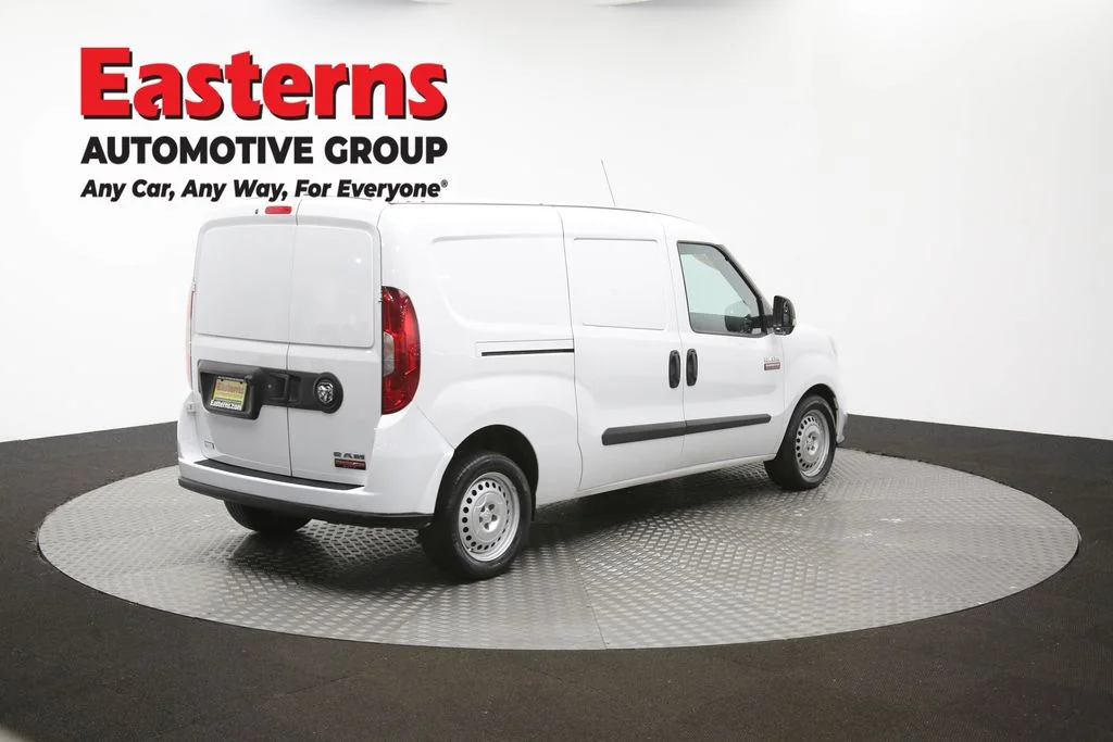 Used 2022 White Ram Base image 42