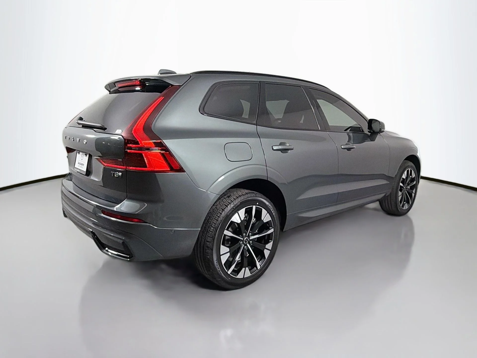 New 2026  Volvo T8 Plus image 5