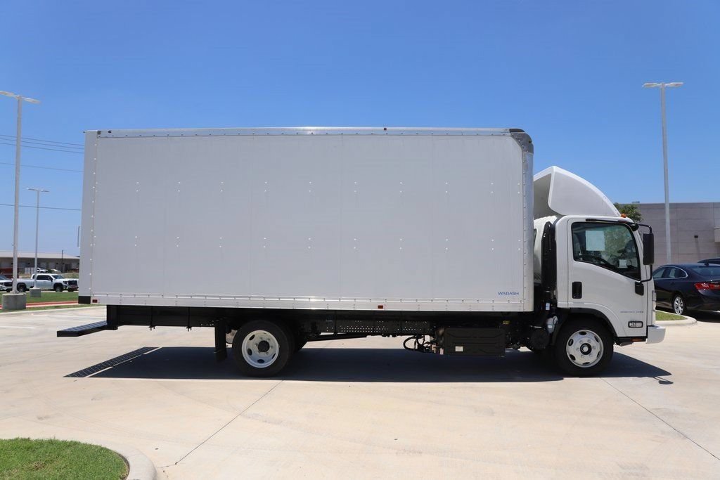 New 2024 Arc White Chevrolet Standard image 4