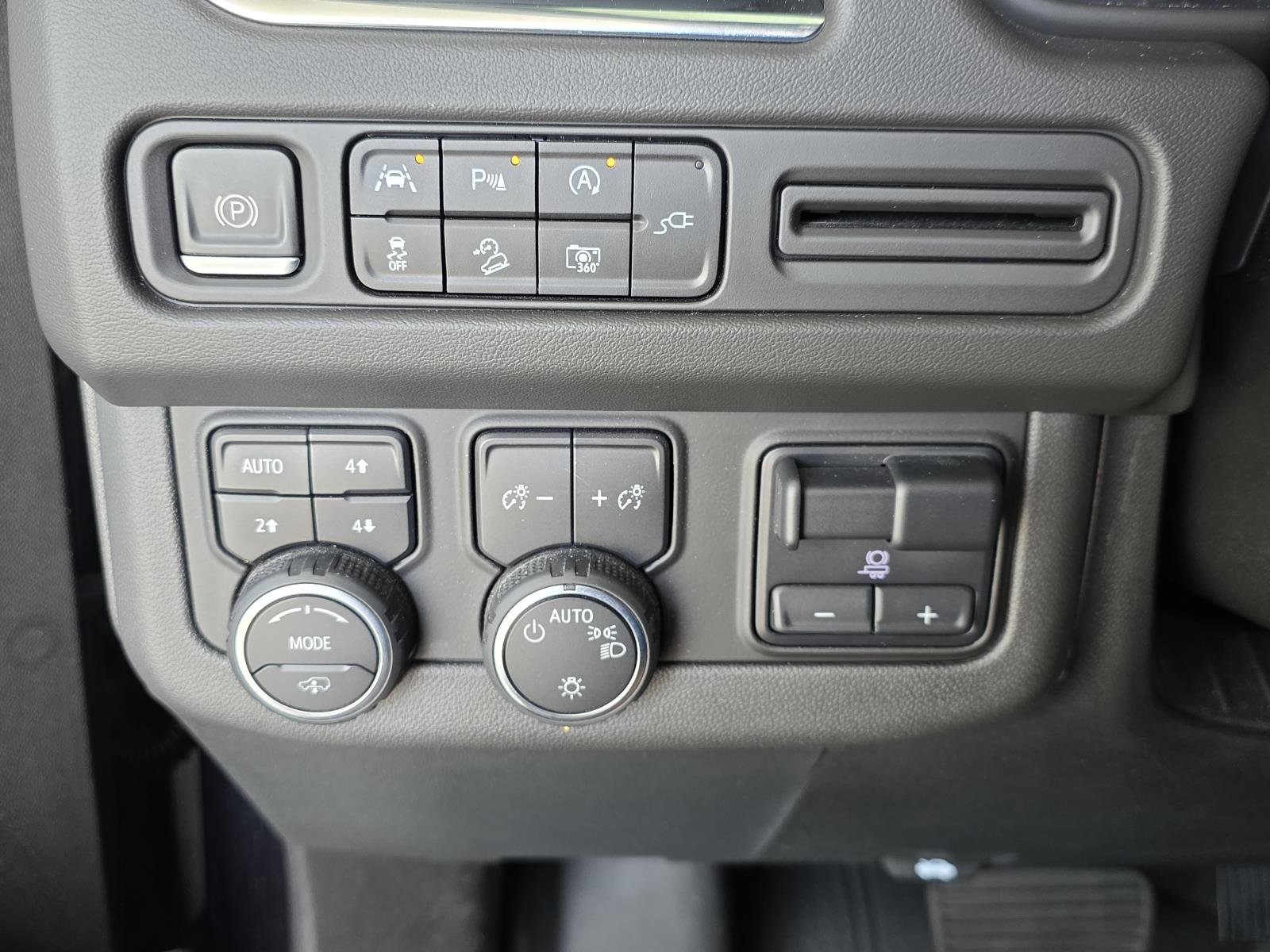 2022 Chevrolet Tahoe Z71 - Photo 35