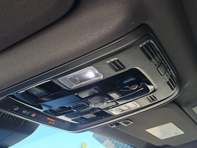 2026 Chevrolet Suburban Premier - Photo 31