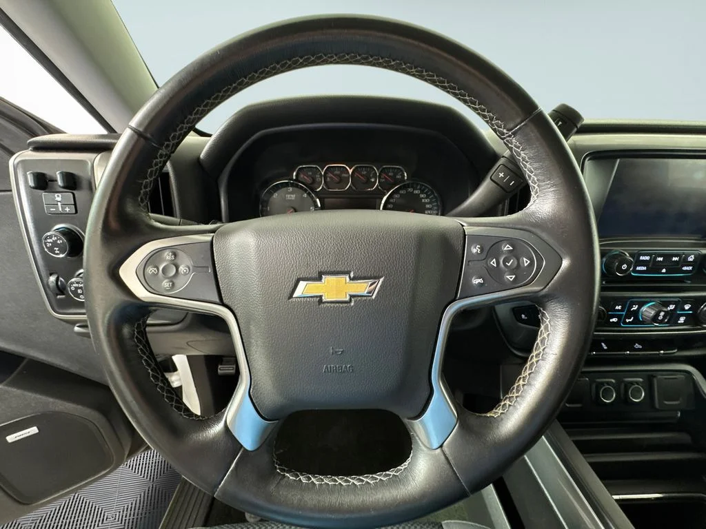 Used 2015 White Chevrolet LT image 26