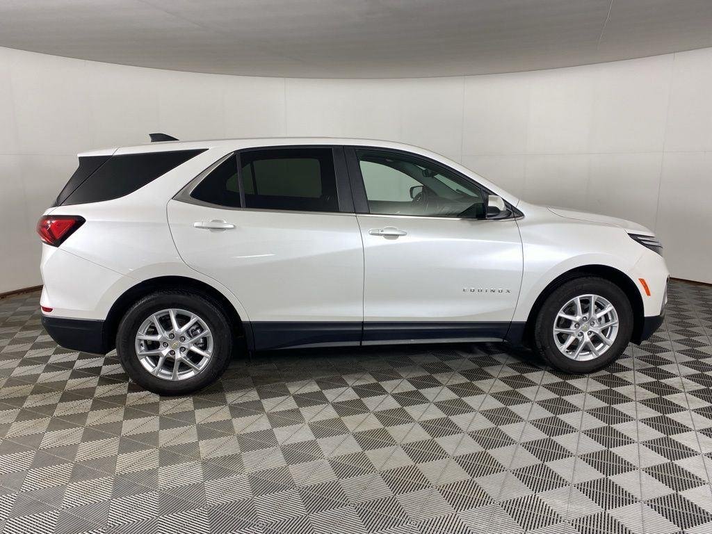 Used 2024 Pearl Chevrolet LT image 10
