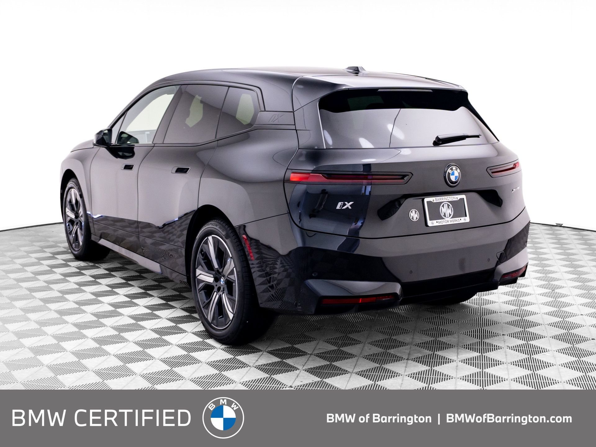 Used 2026 Black BMW xDrive45 image 3