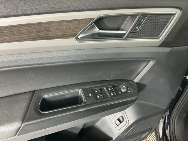 Used 2019 Black Volkswagen 3.6L V6 SE image 13