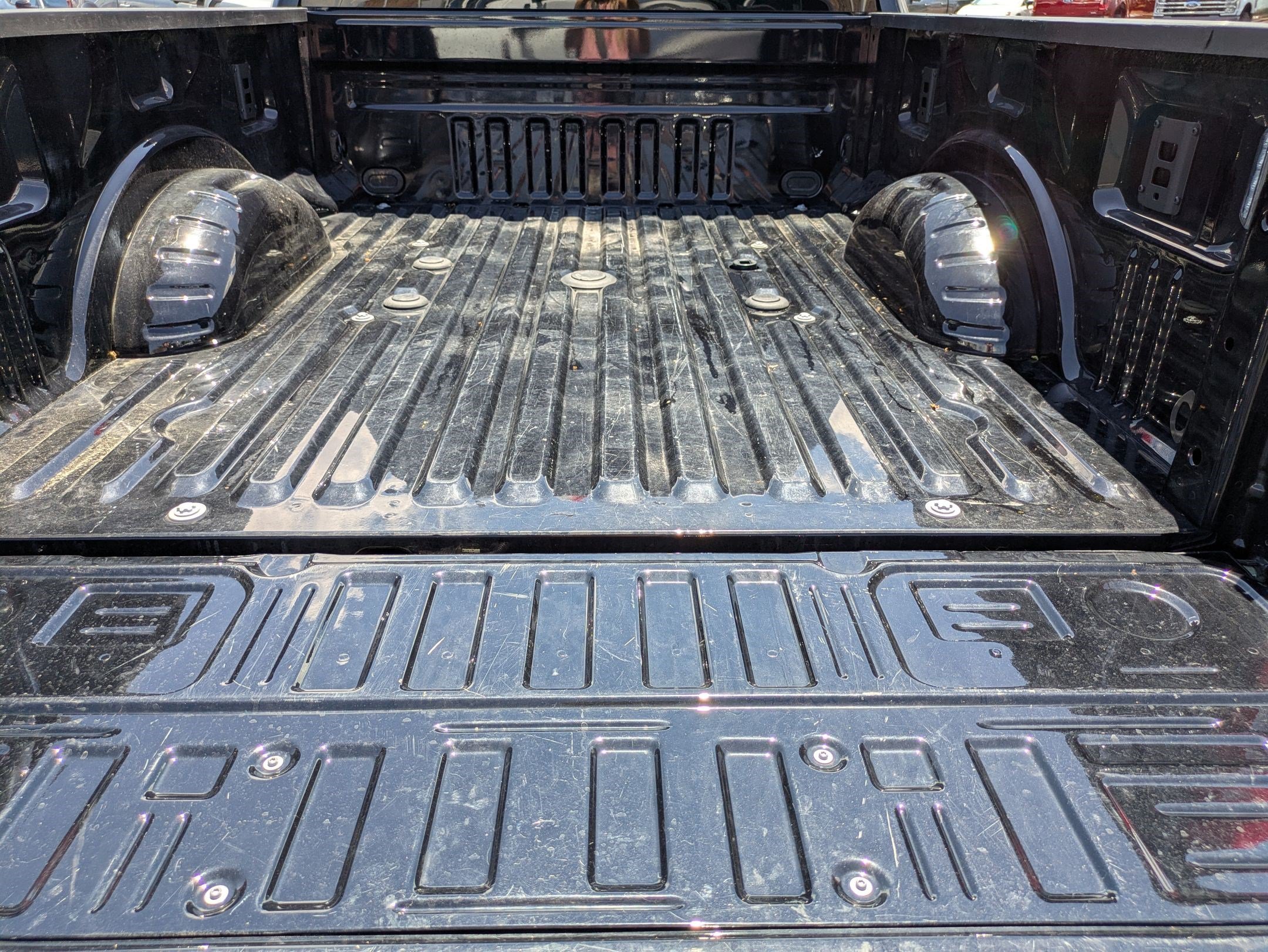 Certified Used 2025 Black Metallic Ford LARIAT image 28