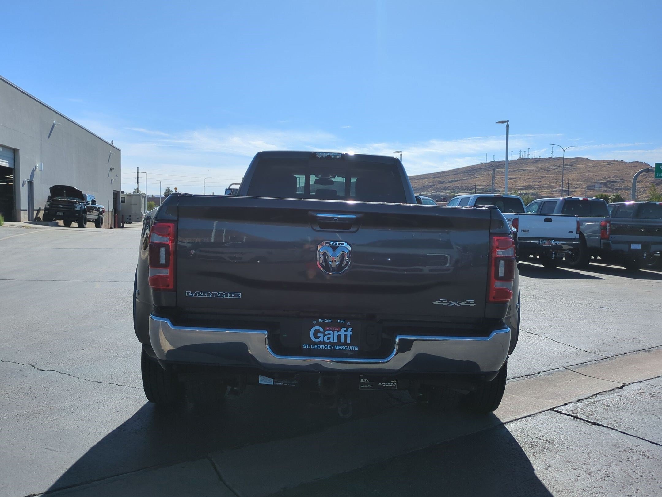 Used 2019 Granite Crystal Clearcoat Metallic Ram Laramie image 4