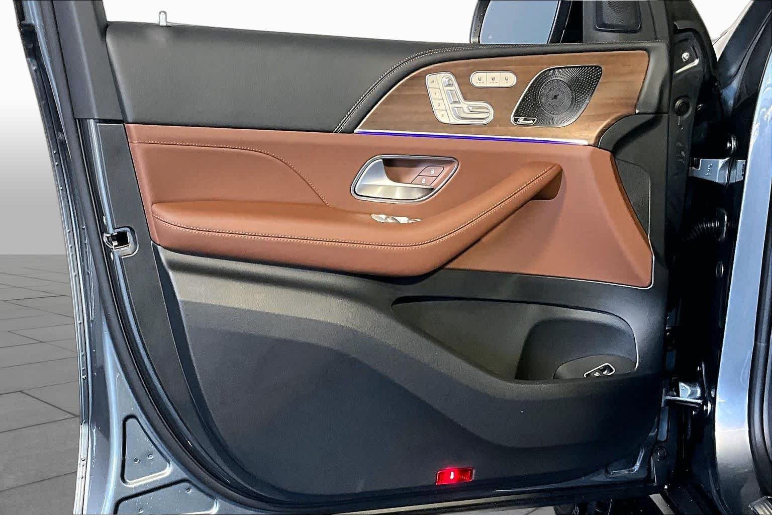 New 2026 Selenite Grey Metallic Mercedes-Benz GLS 450 image 11