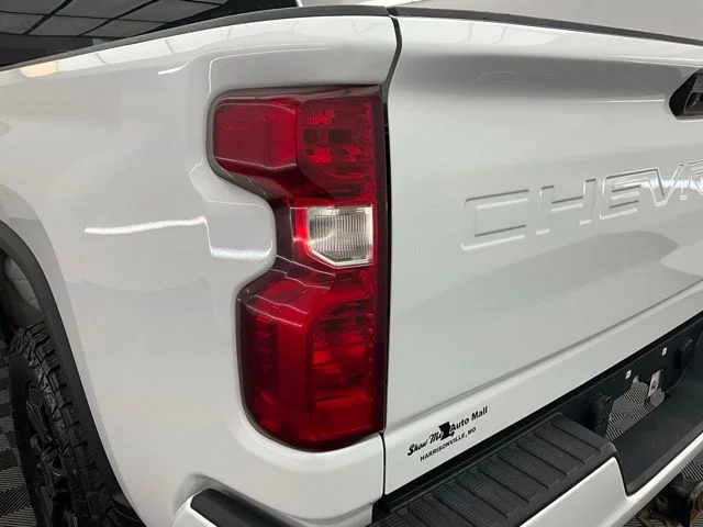 Used 2021 White Chevrolet LT image 25