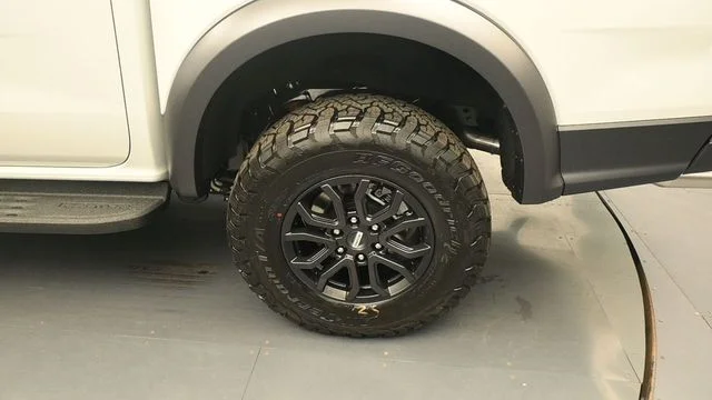 New 2026 White Ford Raptor image 9