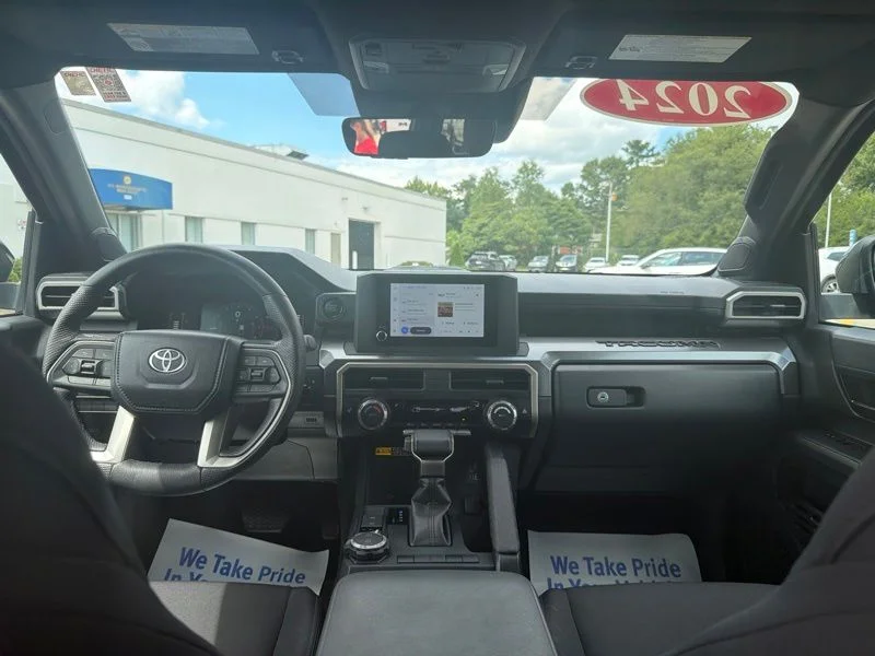 Used 2024  Toyota SR5 image 13