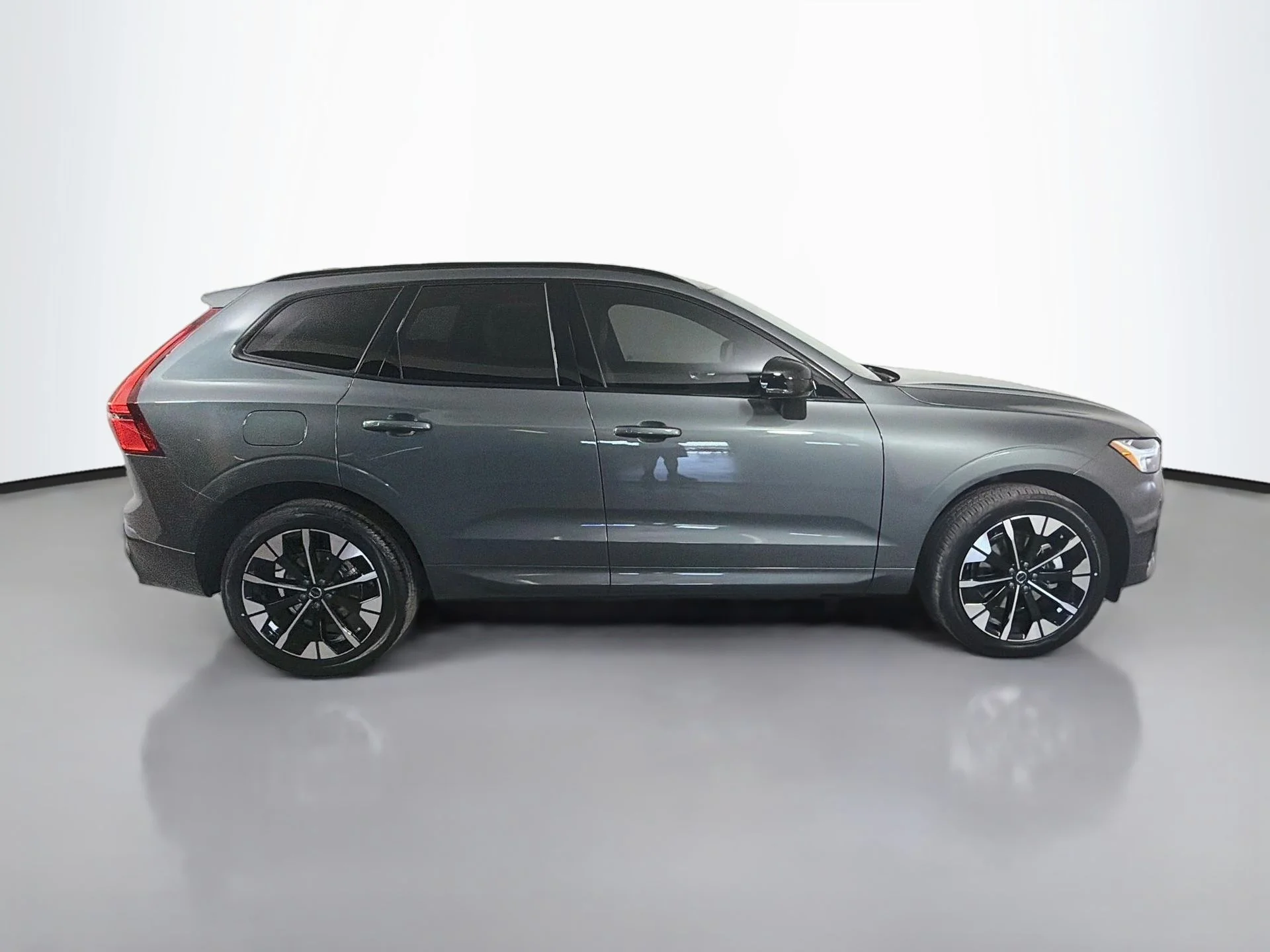 New 2027 Forest Lake Volvo Plus image 4