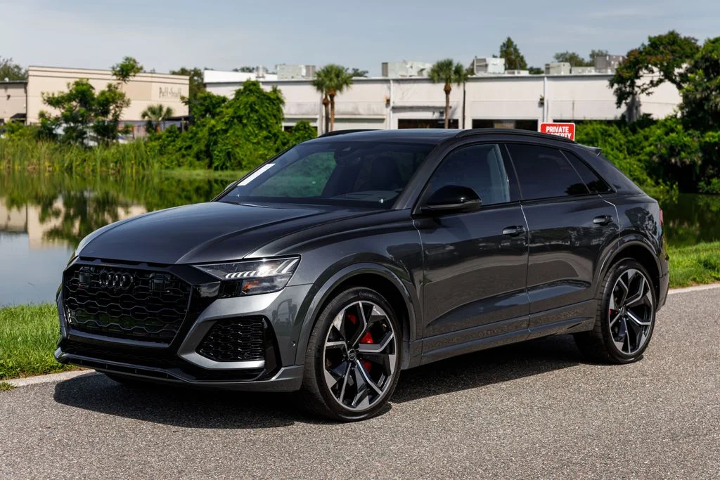 Used 2023  Audi 4.0T image 7