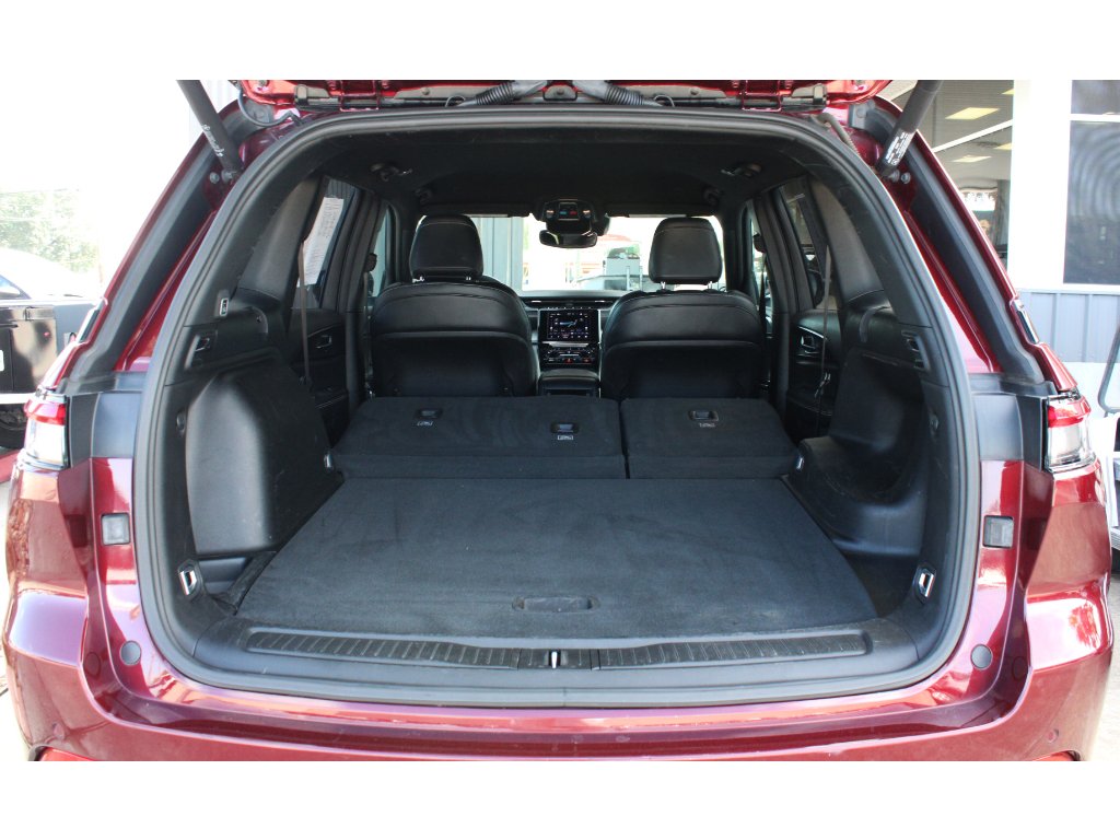 Used 2024 Velvet Red Pearlcoat Jeep Altitude image 17