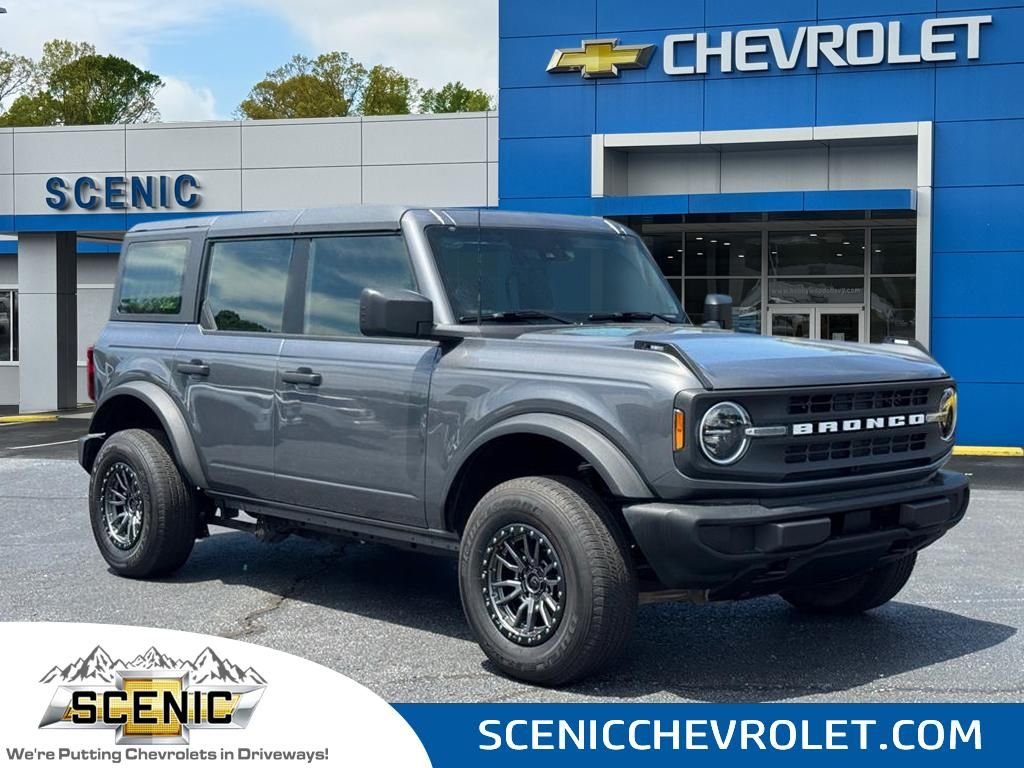 2025 Ford Bronco Base 4x4's photo