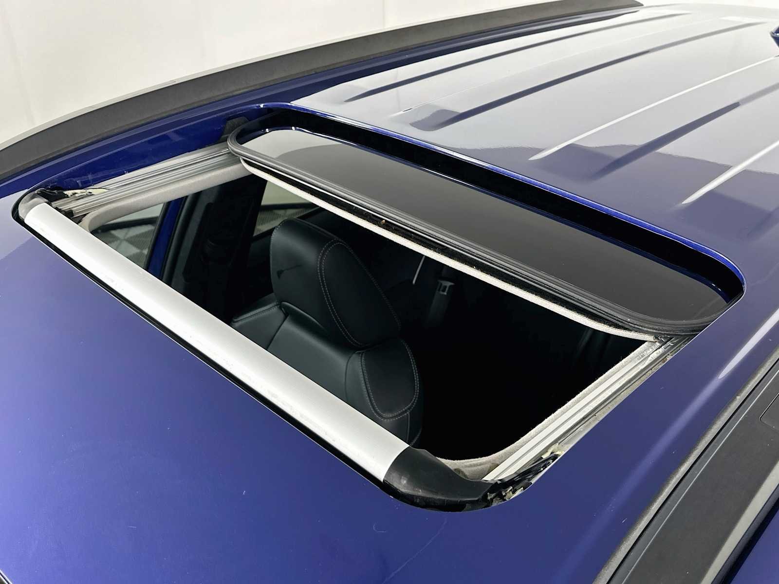 Used 2022 Blue Crush Metallic Toyota XLE image 19