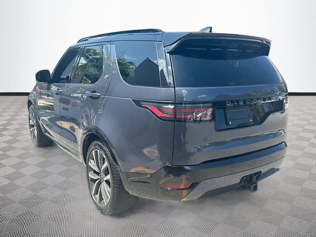 Used 2024  Land Rover Dynamic SE image 8