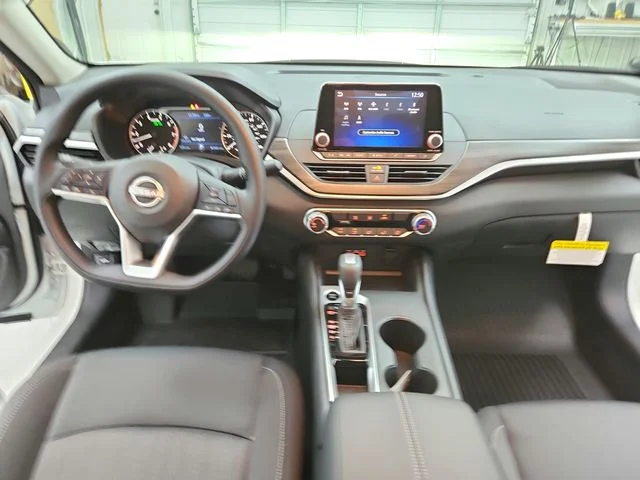 New 2026 White Nissan 2.5 SV image 23