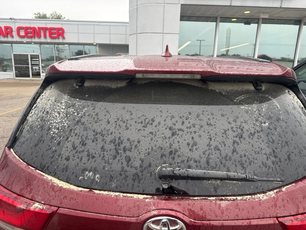 Used 2018 Red Toyota SE image 4