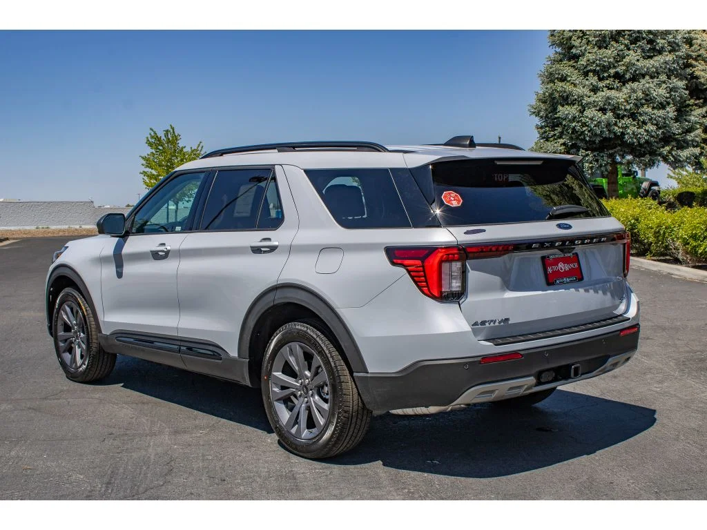 New 2026 SPACE WHITE METALLIC Ford Active w/200A Pkg image 6