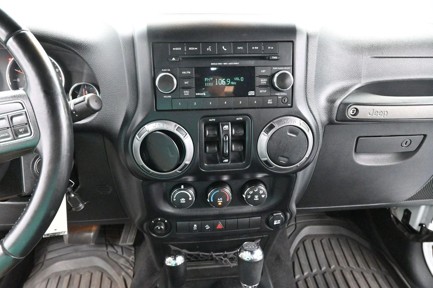 Used 2017 Bright White Clearcoat Jeep Sport image 20