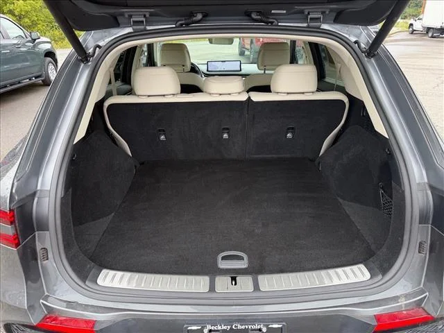 Used 2023 Himalayan Gray Genesis 2.5T image 25