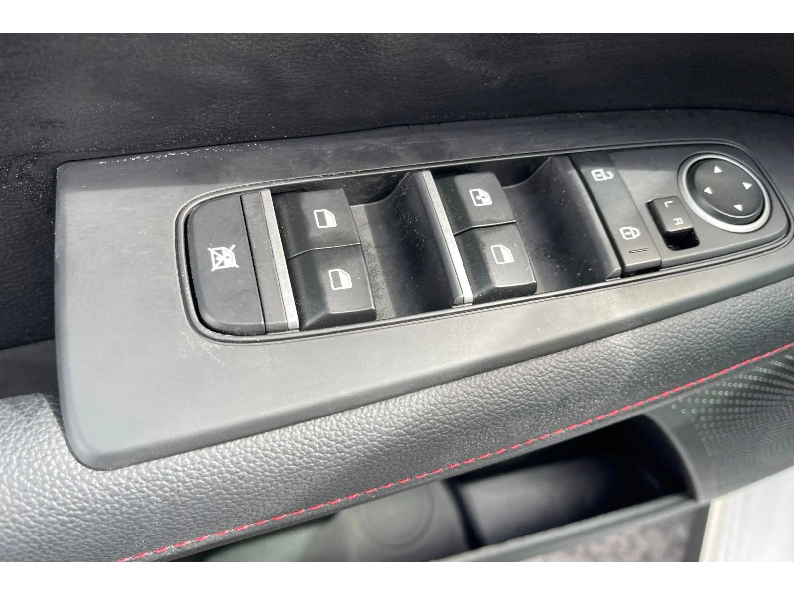 Used 2024 SNOW WHITE PEARL Kia GT image 12