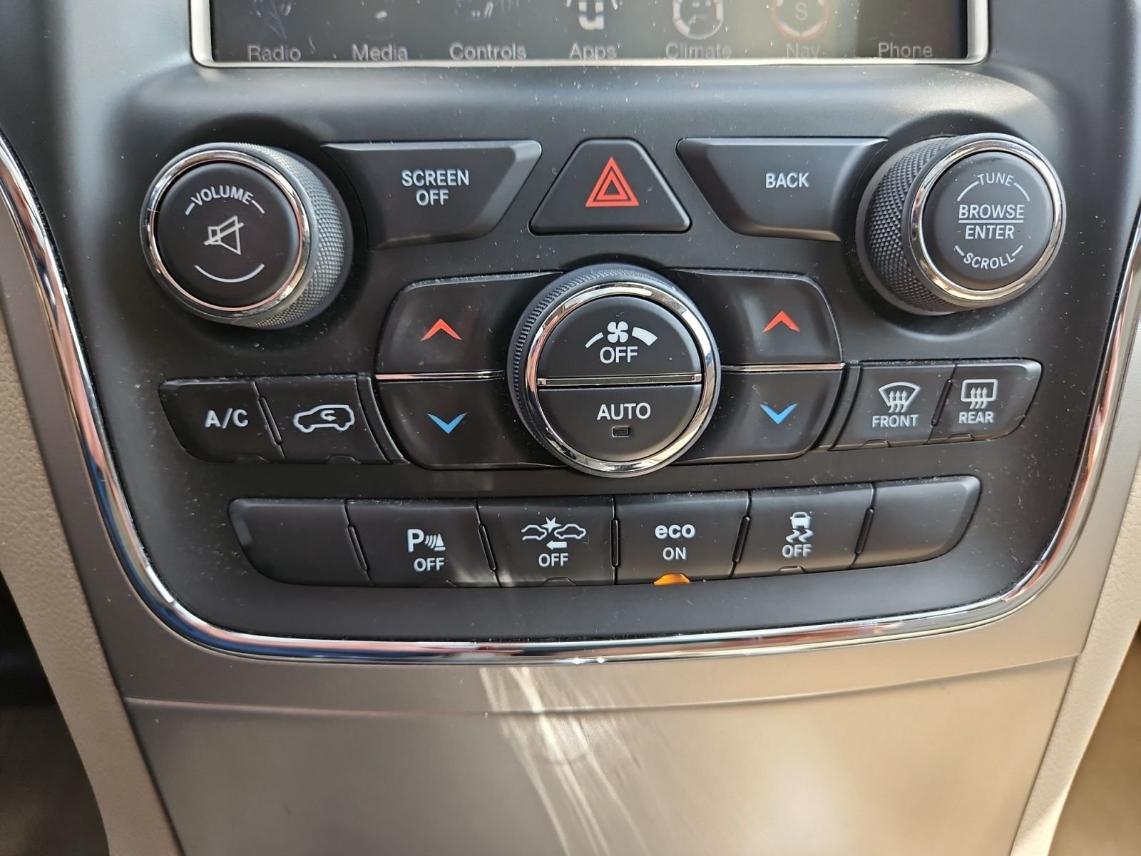 Used 2014 Gold Jeep Overland image 26