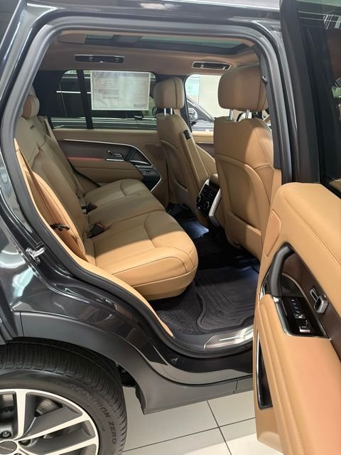 New 2026 Carpathian Grey LAND ROVER SE PHEV image 8