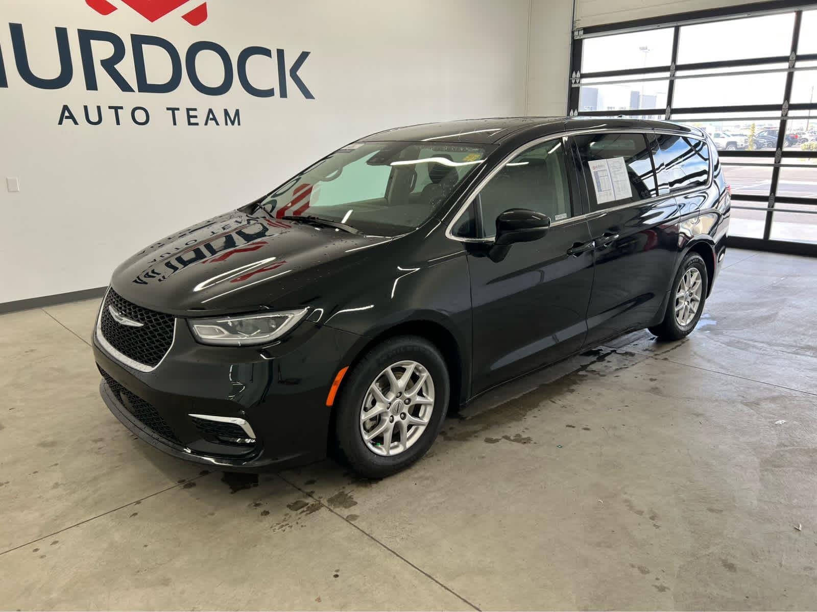 2023 Chrysler Pacifica Touring L - Photo 6