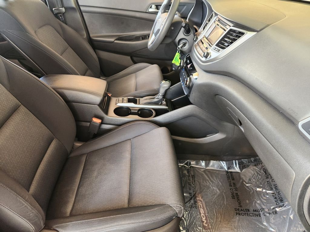 Used 2016 Ash Black Hyundai SE image 16