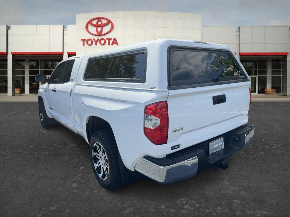 Used 2014 Super White Toyota SR5 image 6