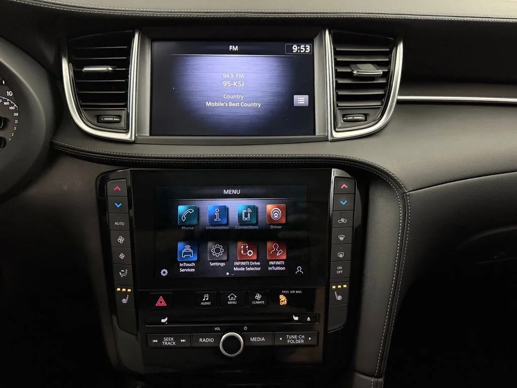 Used 2023 Gray INFINITI LUXE image 16
