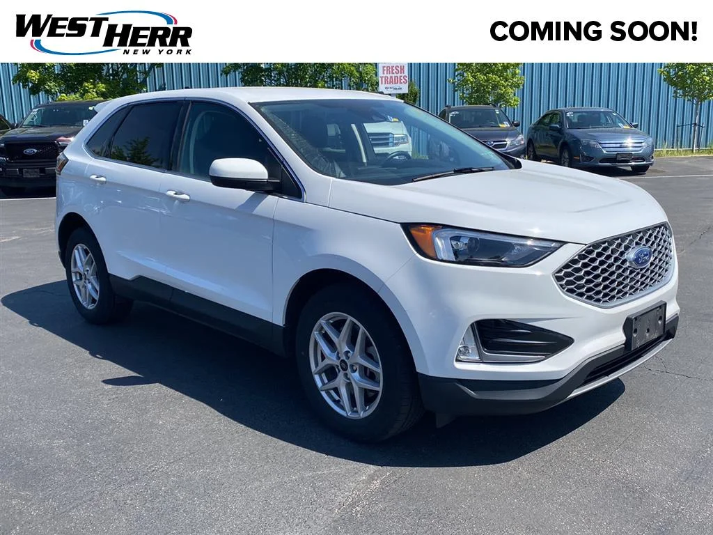 Used 2023 Oxford White Ford SEL image 1