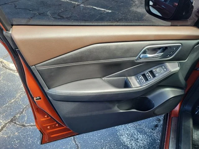 Used 2022 Orange Nissan Platinum image 16
