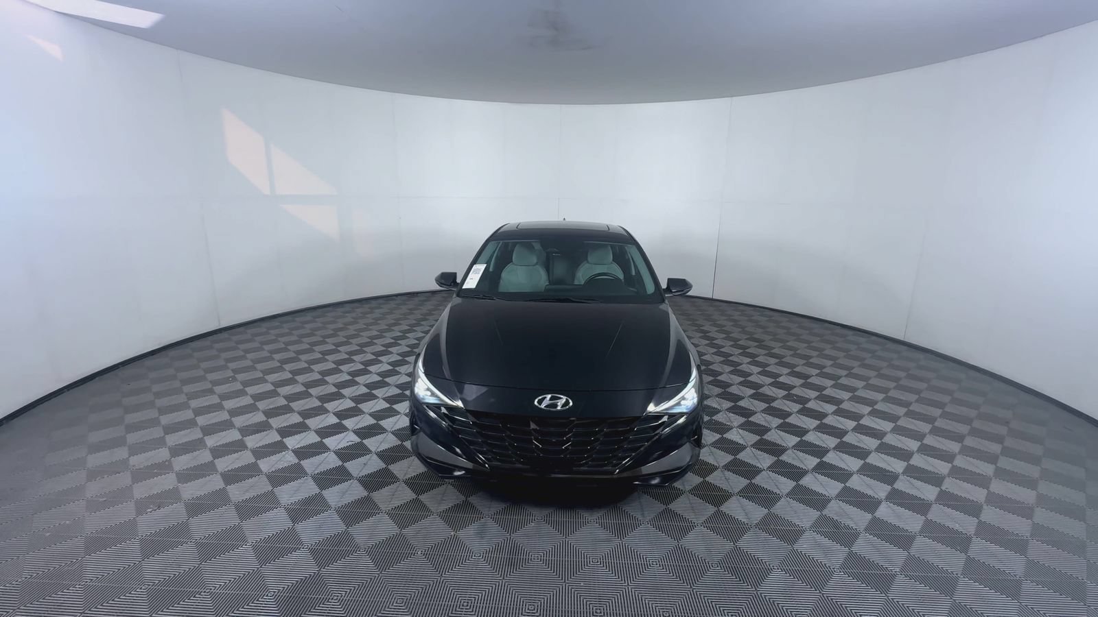 Used 2023 Onyx Black Hyundai Limited image 3