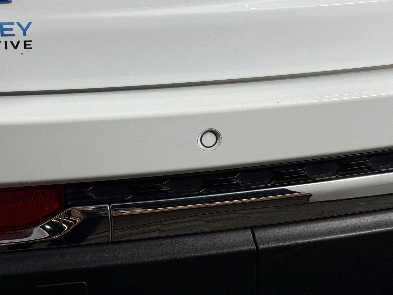Used 2022 Bright White Clearcoat Jeep  image 39