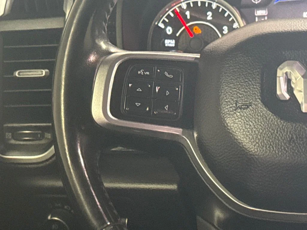 Used 2020 Granite Crystal Metallic Clearcoat Ram Laramie image 16