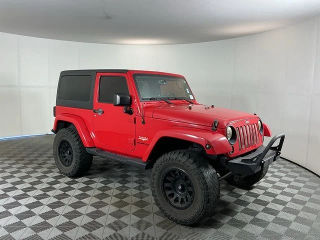 Used 2015 Red Jeep Sahara image 3
