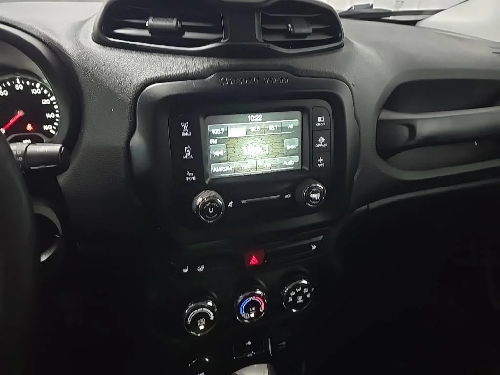 Used 2016 Black Jeep Latitude image 27