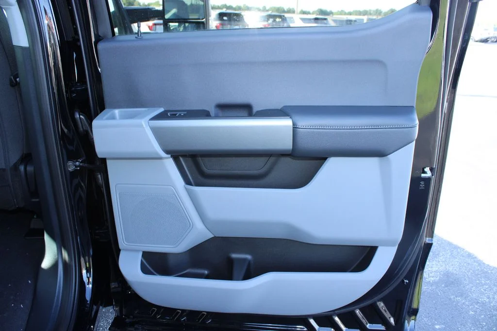 New 2026 Agate Black Metallic Ford F-250® XLT image 21